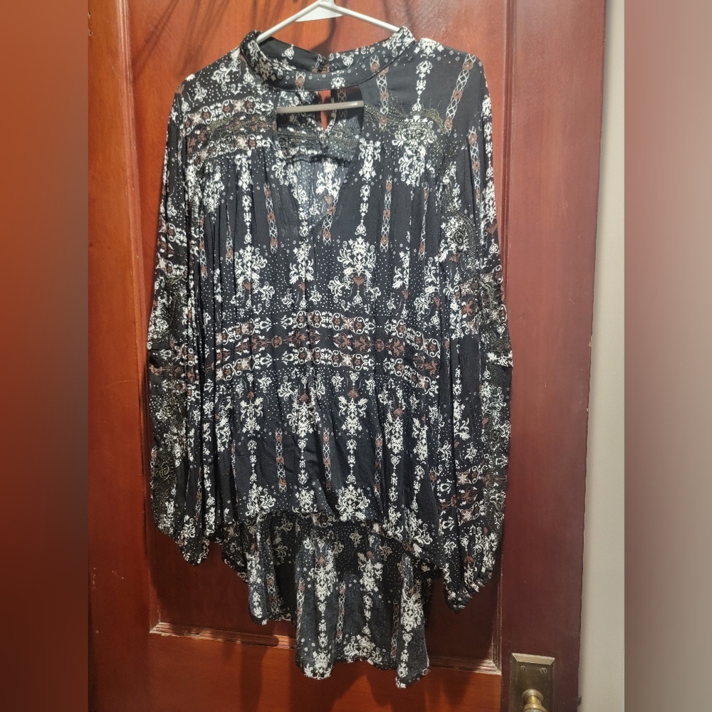 Medium Gimmicks high low long sleeve top